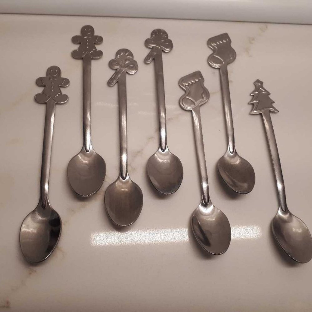 BUNDLE OF CHRISTMAS SPOONS, VINTAGE 1980 MARKED LBVYR